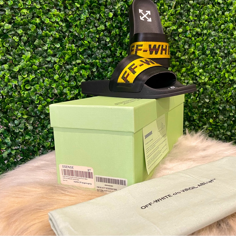 Off-White
Industrial logo slides